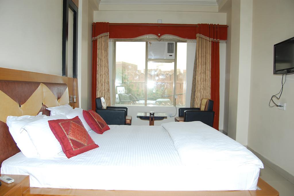 Metro Palace Hotel Bikaner Habitación foto